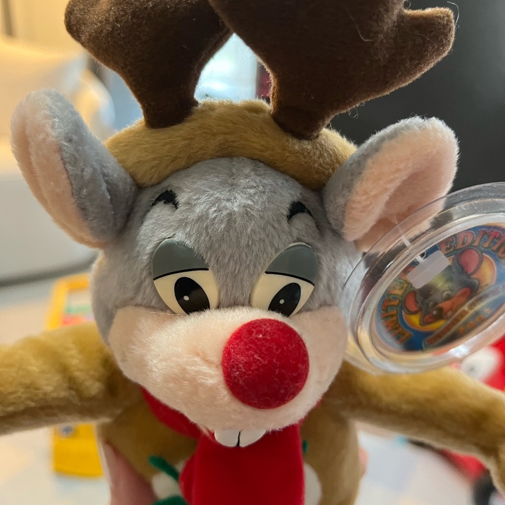 Vintage 2001 Chuck E Cheese a reindeer plush NWT - Picture 4 of 7
